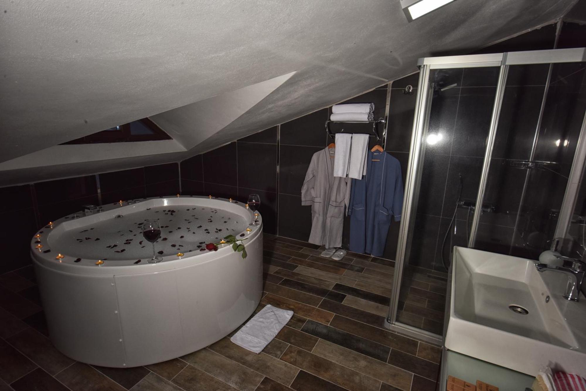 أُتْشيسار El Nazar Stone Suite المظهر الخارجي الصورة